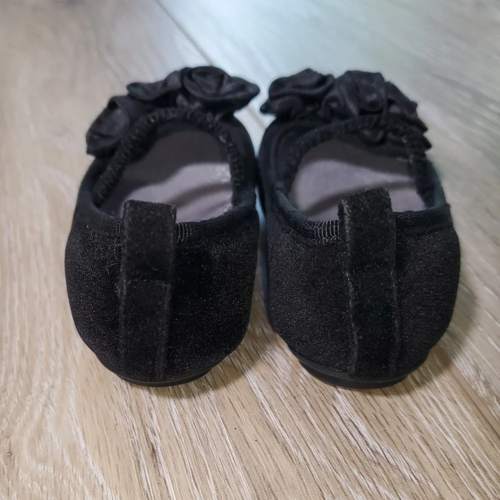 Koala kids baby black velvet ballet dress shoe, floral embellishment Size 5